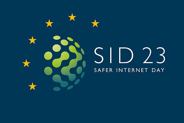 Logo zum Safer Internet Day 2023 auf dunklem Hintergrund