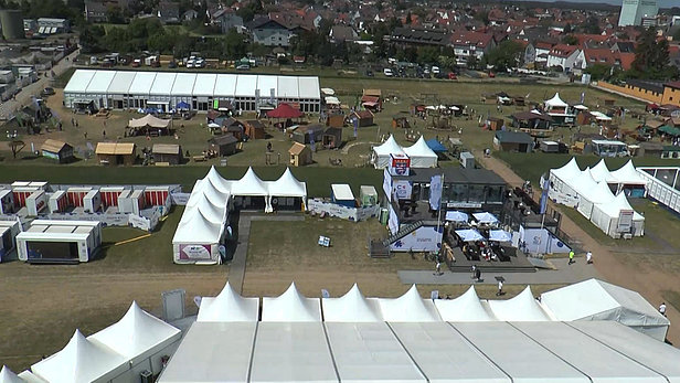 Blick vom Riesenrad auf die Hessentags-Ausstellungsfläche