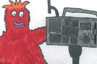 Medienkompetenz- Maskottchen Schlundz an der Kamera.