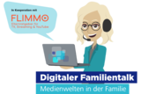 Cartoon-Frau mit Headset, die einen Laptop hält, Sprechblase sagt „In Kooperation mit FLIMMO – Elternratgeber für TV, Streaming und YouTube“. Der Text darunter lautet: „Digitaler Familientalk: Medienwelten in der Familie“.